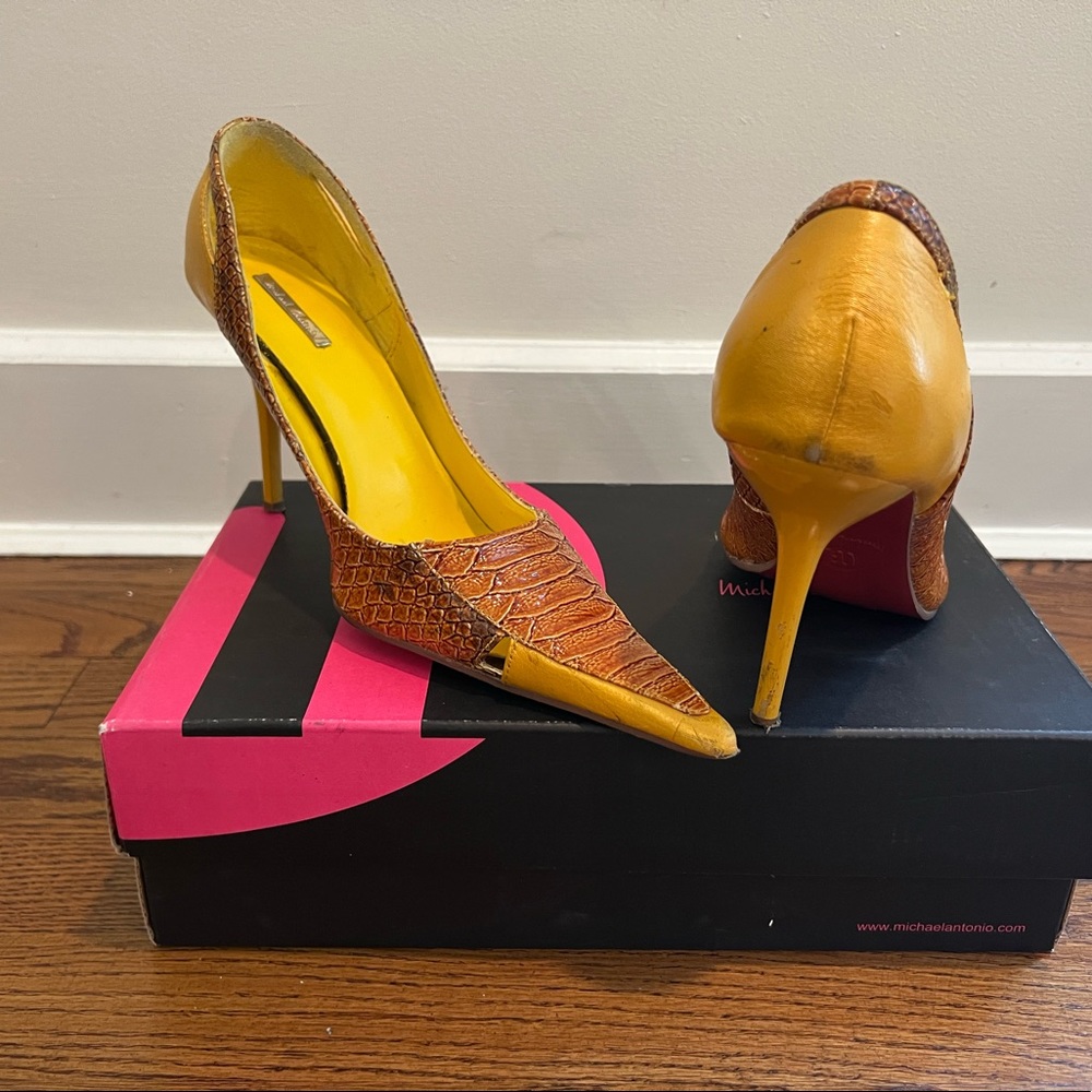 Michael Antonio Christian Yellow Leather Pumps size 8